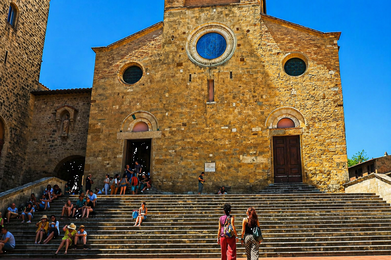 Discover the rich history and art of Tuscany