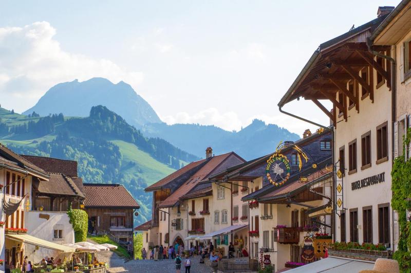 From Geneva: Gruyères Chocolate & Cheese Gold Tour 1 Day