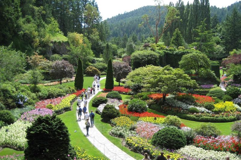 Victoria Butchart Gardens Christmas Tour Vancouver Canada