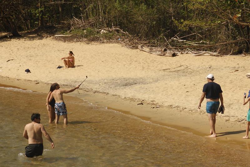 From Rio de Janeiro: Angra dos Reis & Ilha Grande Schooner Cruise: Full Day
