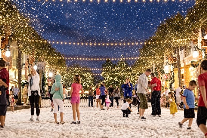 Walk through the 'Florida' snow
