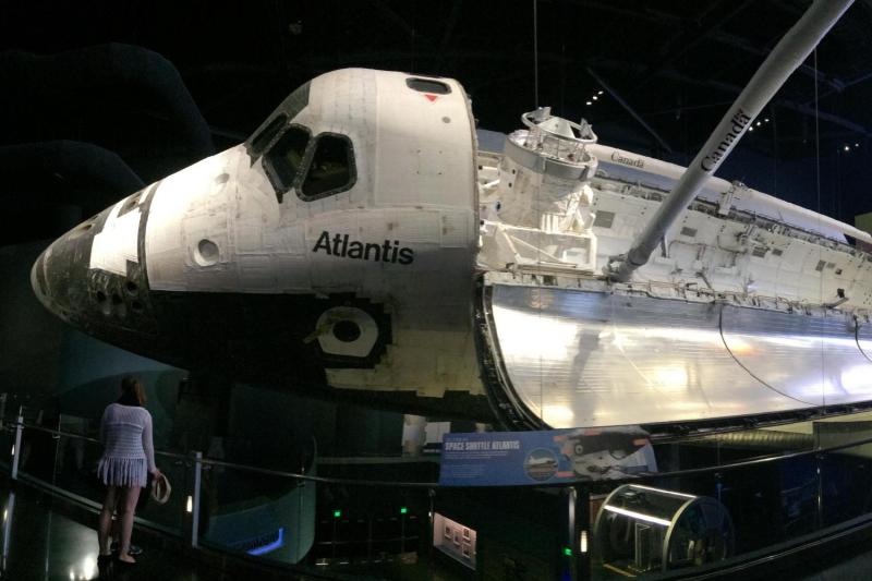 See Atlantis displayed as if in flight!