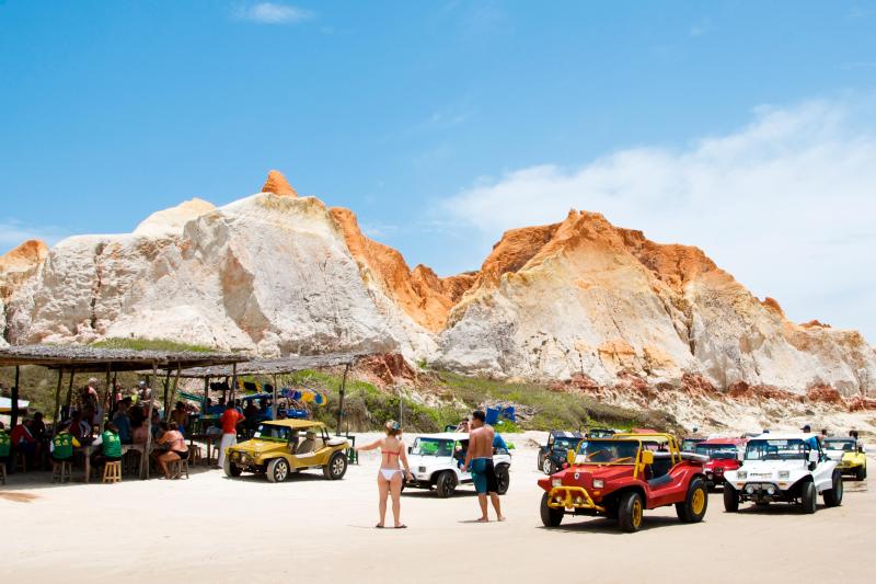 From Fortaleza: Morro Branco Red Cliffs & Colorful Dunes Tour: Full Day
