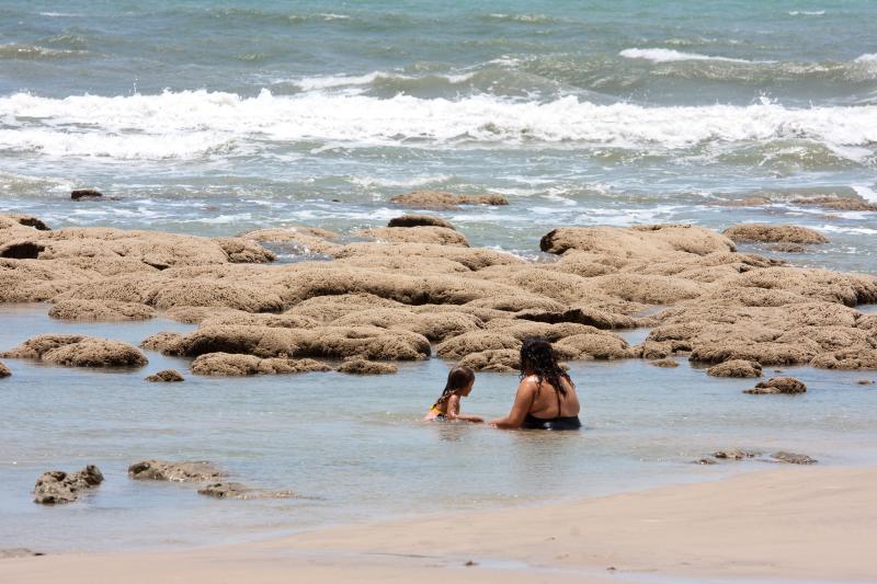 From Fortaleza: Morro Branco Red Cliffs & Colorful Dunes Tour: Full Day