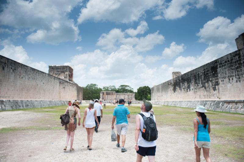 From Cancun and Riviera Maya: Chichén Itzá Private Guided Tour with Transportation Full Day