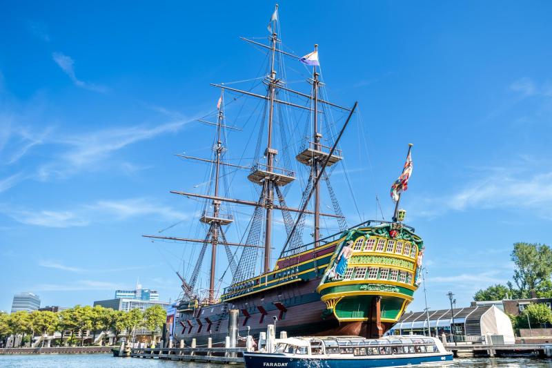 From Amsterdam: BIG BUS TOUR to Keukenhof, Zaanse Schans & Amsterdam City Canal Cruise