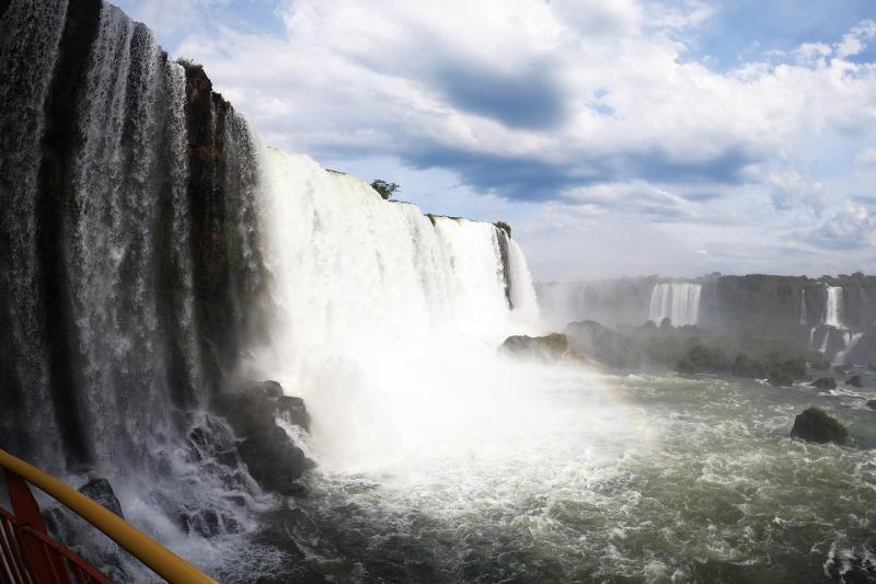 Iguassu Falls: Shared Airport Shuttle Between IGU Airport & Hotels in Foz do Iguaçu or Puerto Iguazu