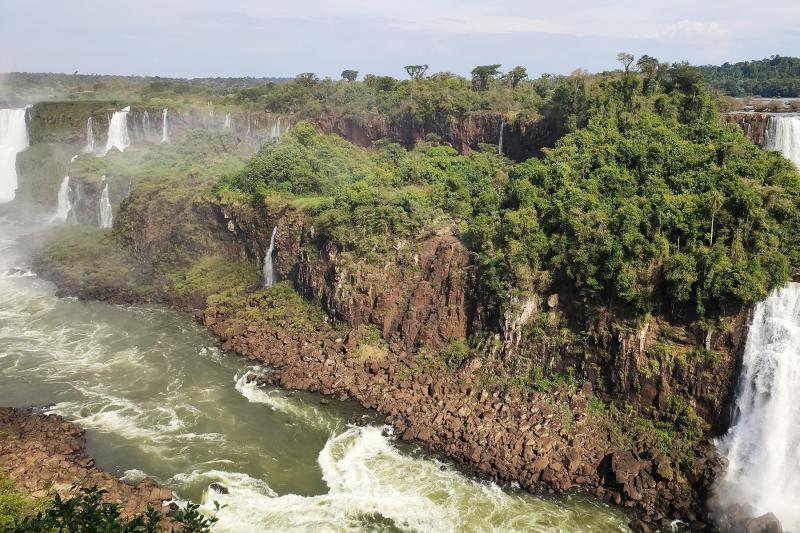 Iguassu Falls: Shared Airport Shuttle Between IGU Airport & Hotels in Foz do Iguaçu or Puerto Iguazu