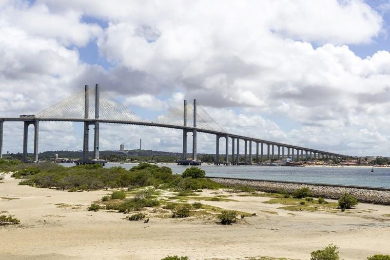 The beautiful Newton Navarro Bridge
