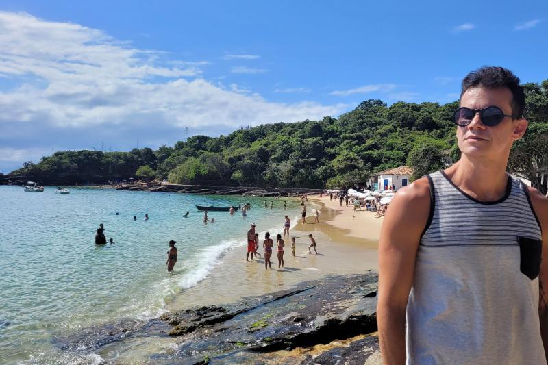 Búzios: Schooner Cruise & Open-Air Trolley Discovery with Lunch