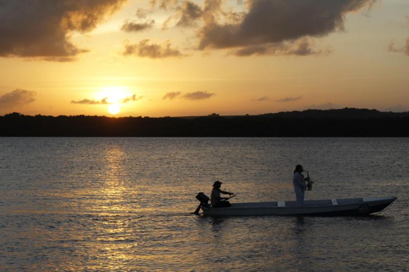 João Pessoa: Northern Coast Beaches & Jacaré Sunset Group Tour in Spanish or Portuguese: Full Day