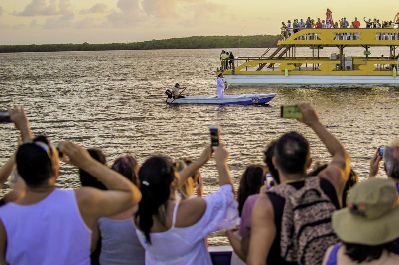 João Pessoa: Northern Coast Beaches & Jacaré Sunset Group Tour in Spanish or Portuguese: Full Day