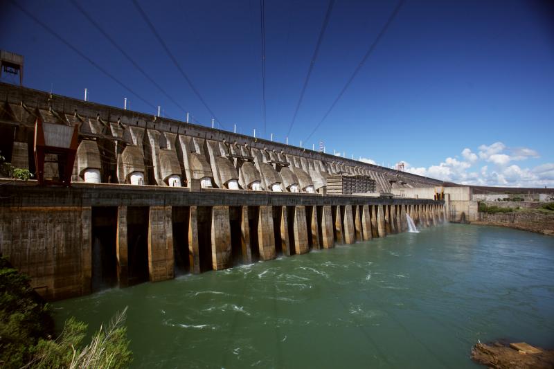 Visit the historical and prominent Itaipu Dam