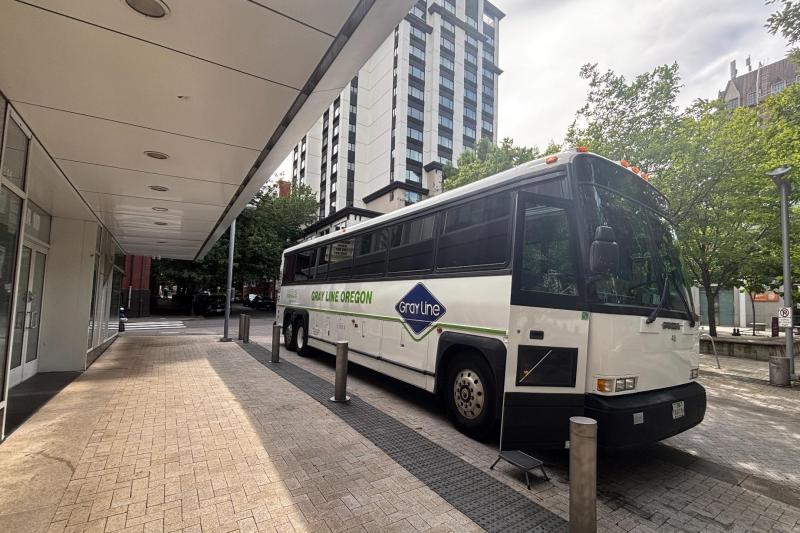 From Portland, Oregon: Multnomah Falls & Waterfall Trolley with Round-Trip Service