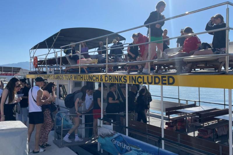 Blue Lagoon & 3 Islands hopping with Lunch & unlimited Drinks from Split with Gray Line Croatia