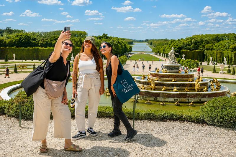 Guided Tour of Versailles Palace with Reserved Access (No Transport)