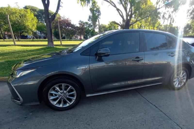 Private Transfer from Ezeiza Airport to Downtown Hotel or vice versa - Executive