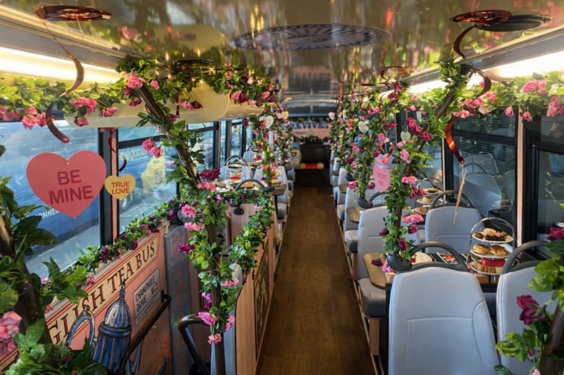 London: Afternoon Tea Bus with Panoramic City Tour