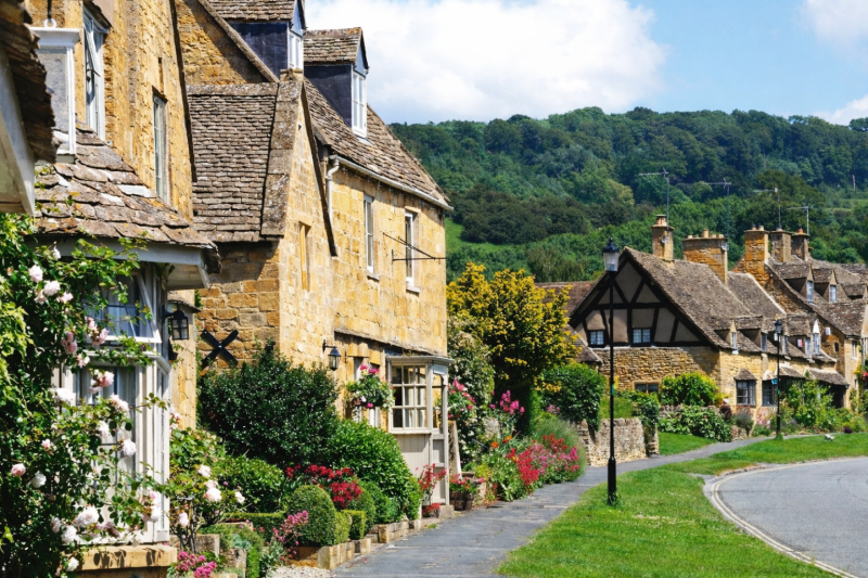 From London: Oxford, Stratford-upon-Avon, Cotswolds and Warwick Castle Full Day Tour