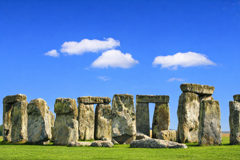 From London: Stonehenge and Bath Full Day Guided Tour