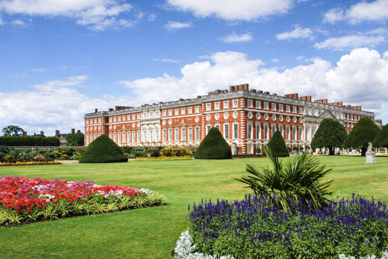 London: Windsor Castle & Henry VIII's Hampton Court Palace Full Day