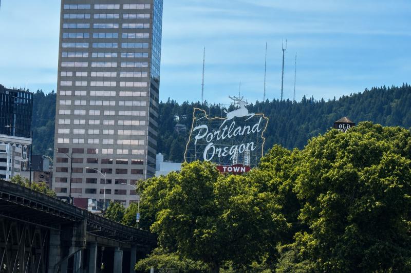 From Portland, Oregon: Multnomah Falls Express - Multnomah Falls and Lodge for One Hour