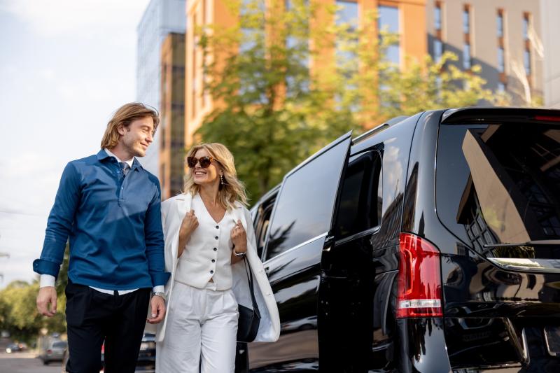 Marrakech: Private Transfer from Airport to Hotel