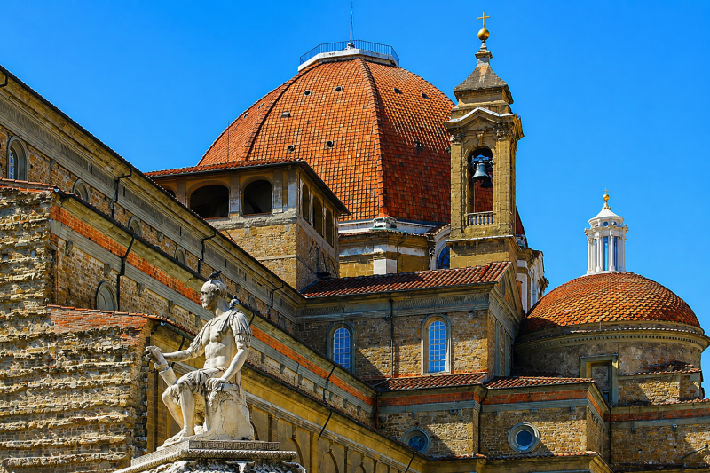 Find great souvenirs while shopping at the local markets