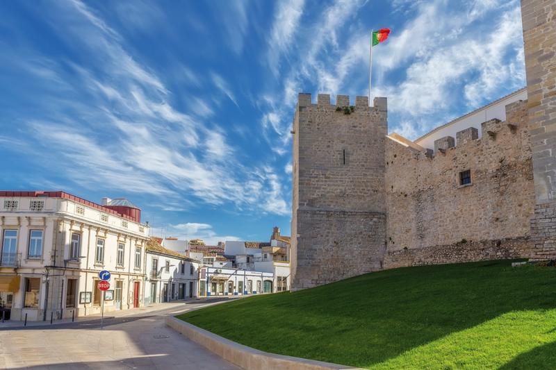 From Praia da Luz: Loulé Market Half Day Tour to Faro