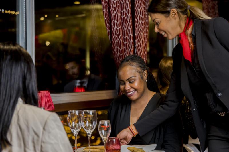 Paris: Maxim's Evening Dinner Cruise