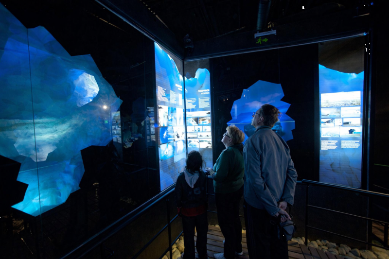 Glaciarium: Visit the Glaciological Interpretation Center