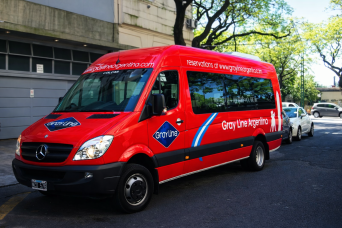 Bariloche: Shared One-Way Airport Transfer to Nido del Cóndor, Elan & El Casco Hotels