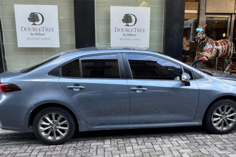 Private Transfer from Aeroparque J.Newbery to Hotel in Palermo or Vice Versa - Executive