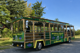 Portland, Oregon: Waterfall Trolley – An Open Air Tour Experience – Multnomah Falls Departure