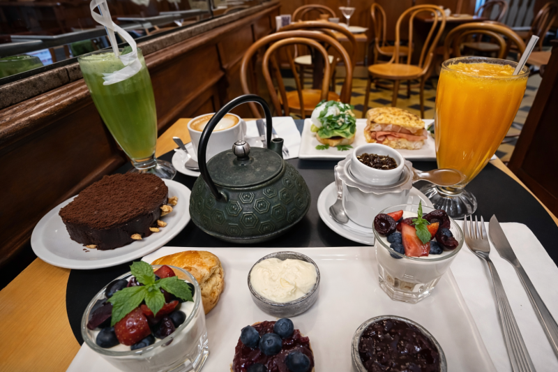 Buenos Aires: Brunch for 2 at Café Thibon - 85 Years of History