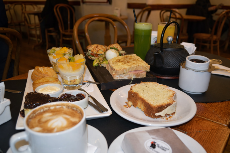 Buenos Aires: Brunch for 2 at Café Thibon - 85 Years of History
