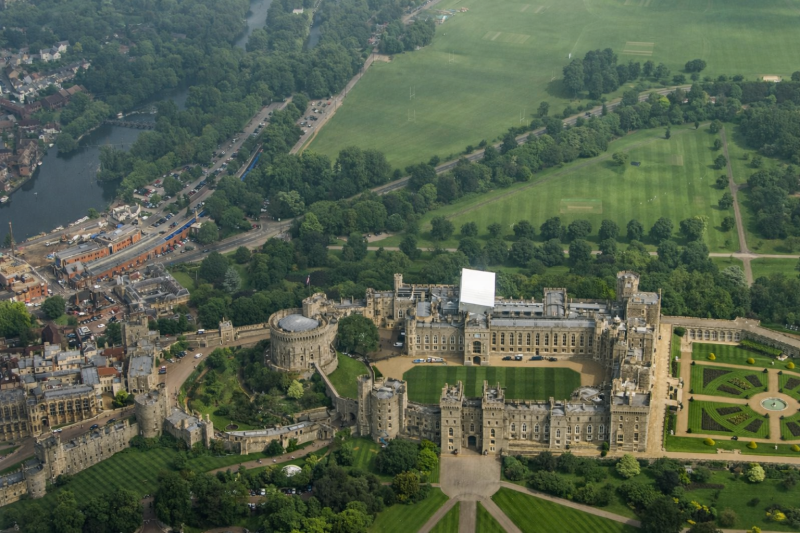 From London: Extended Visit to Windsor Castle and Stonehenge