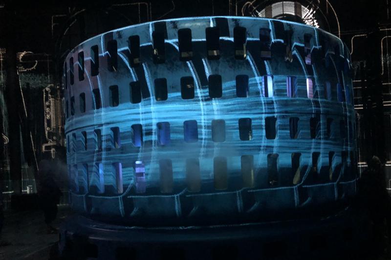 VIP Illumination, Dinner & Fireworks Tour from USA