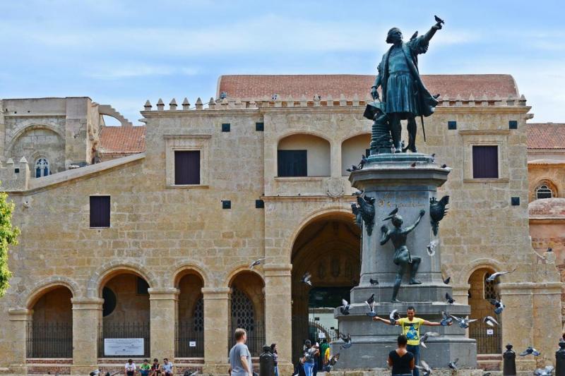 From Punta Cana: Santo Domingo Colonial Zone Full Day Tour with 4D Cinema