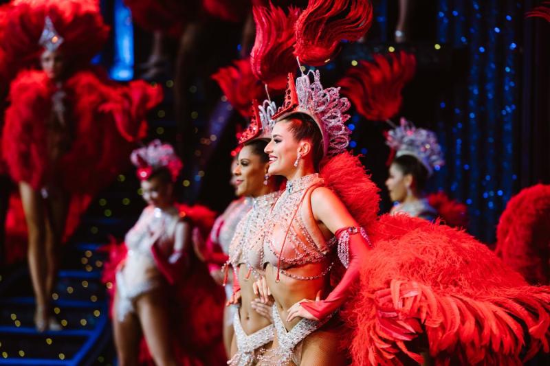 Paris: Moulin Rouge 11 PM Show with Round-Trip Transportation