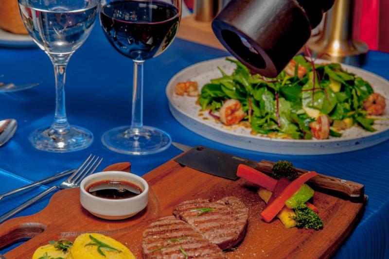 Istanbul: New Year's Eve Dinner Cruise and Turkish Night on Bosphorus with Pickup & Drop-off