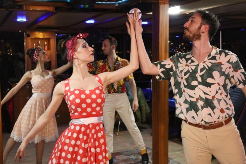 Istanbul: New Year's Eve Dinner Cruise and Turkish Night on Bosphorus with Pickup & Drop-off
