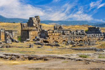 From Istanbul: Pamukkale Hot Springs (Hierapolis) by Bus 1 Day