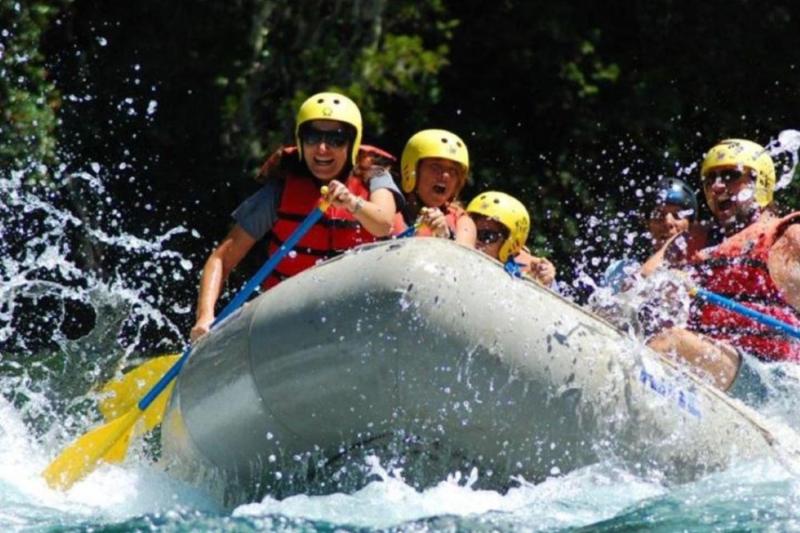 Rafting on the Mendoza River: Adrenaline, Nature and Fun