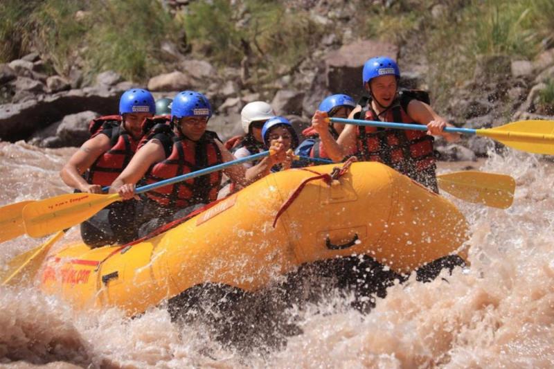 Rafting on the Mendoza River: Adrenaline, Nature and Fun