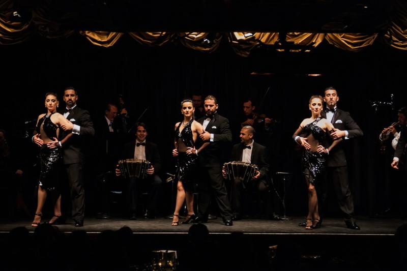 Dinner and Tango Show at La Ventana With Tango Lessons of One Hour