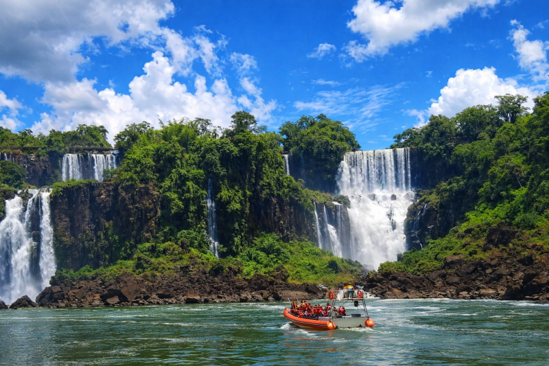 Iguazú Falls Adventure: FWD in the Jungle and Great Adventure from Hotels in Foz de Iguaçu, Brazil
