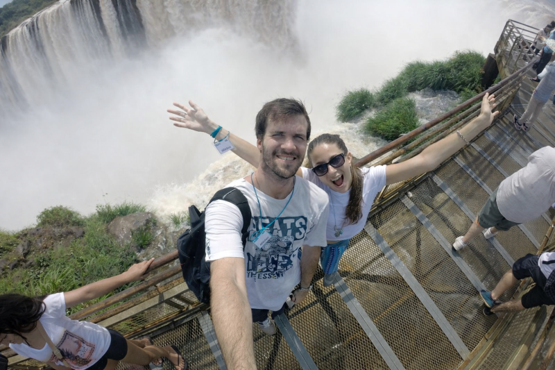 From Foz do Iguacu: Iguazu Falls 2-Day Tour with Airport Transfers