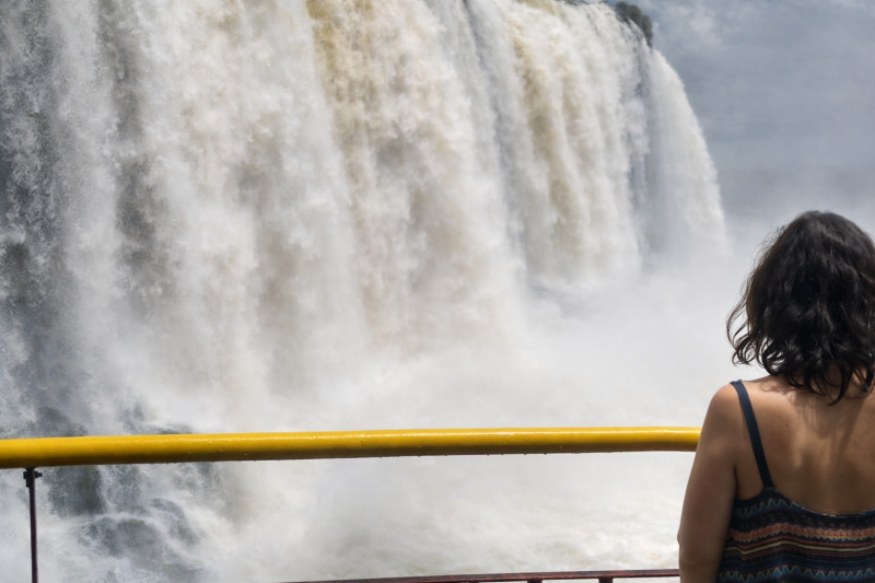 From Foz do Iguacu: Iguazu Falls 2-Day Tour with Airport Transfers