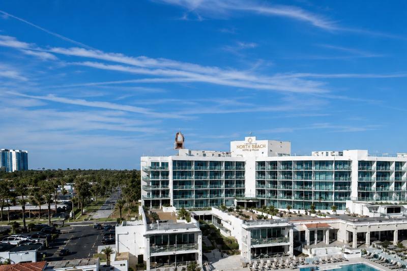 From Orlando: Daytona Beach Day Trip with Hard Rock Resort Access & Hotel Pickup